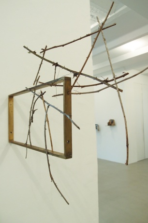 Hölle, wo ist Dein Sieg, 2013|Messing, Brombeergehölz, 75 x 65 x 12 cm